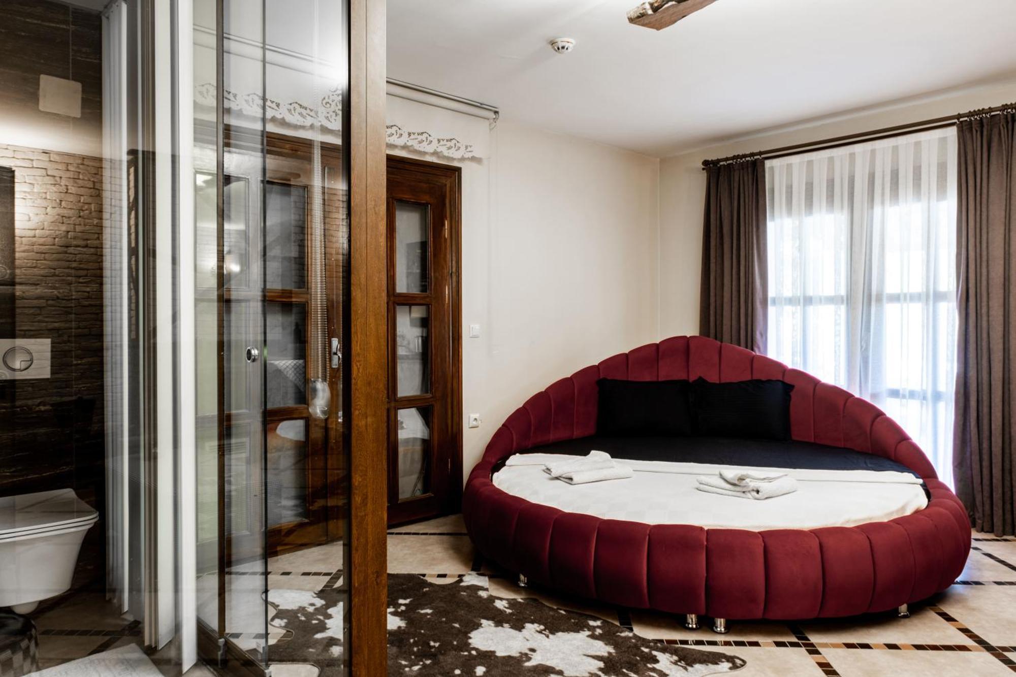 Espira By Antioch Hotel อูร์ลา ภายนอก รูปภาพ